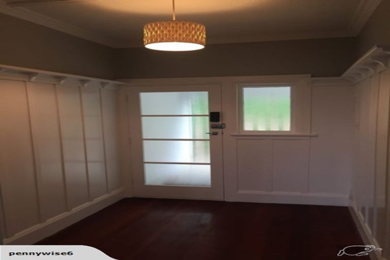 Photo of property in 79a Mills Road, Brooklyn, Wellington, 6021