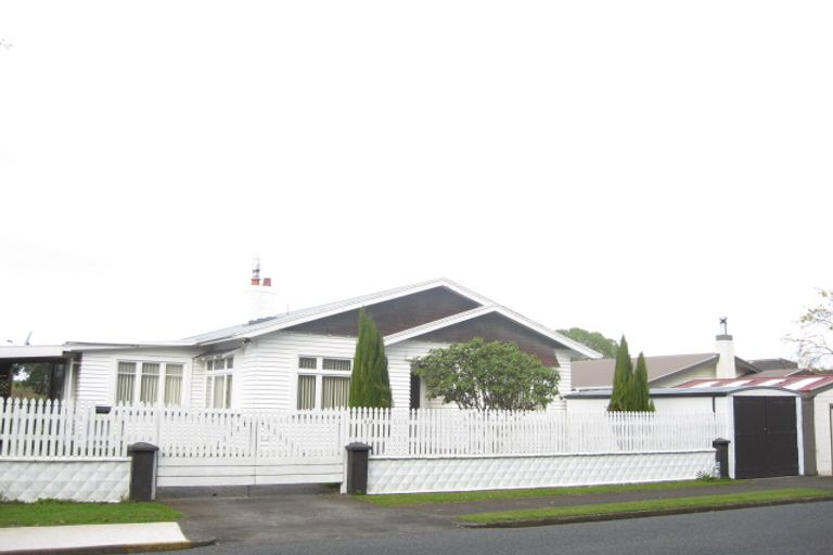 Photo of property in 109 Belt Road, New Plymouth, 4310