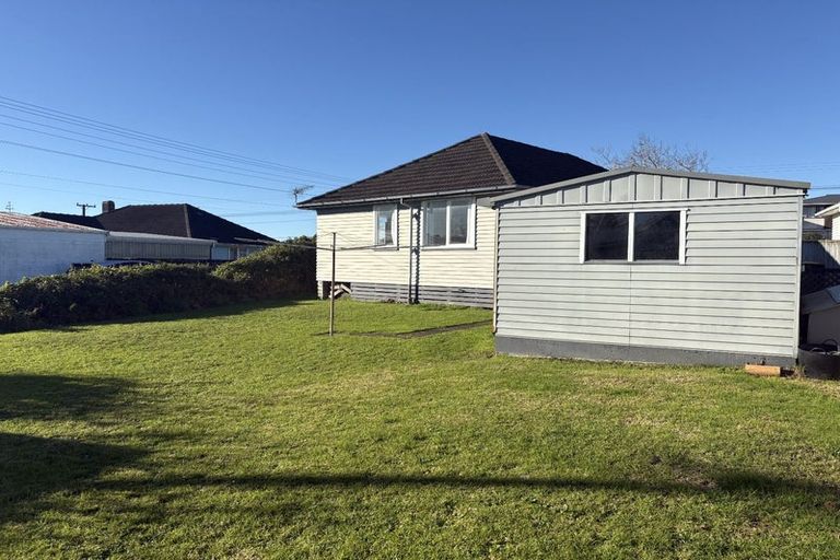 Photo of property in 15 Budleigh Street, Frankleigh Park, New Plymouth, 4310