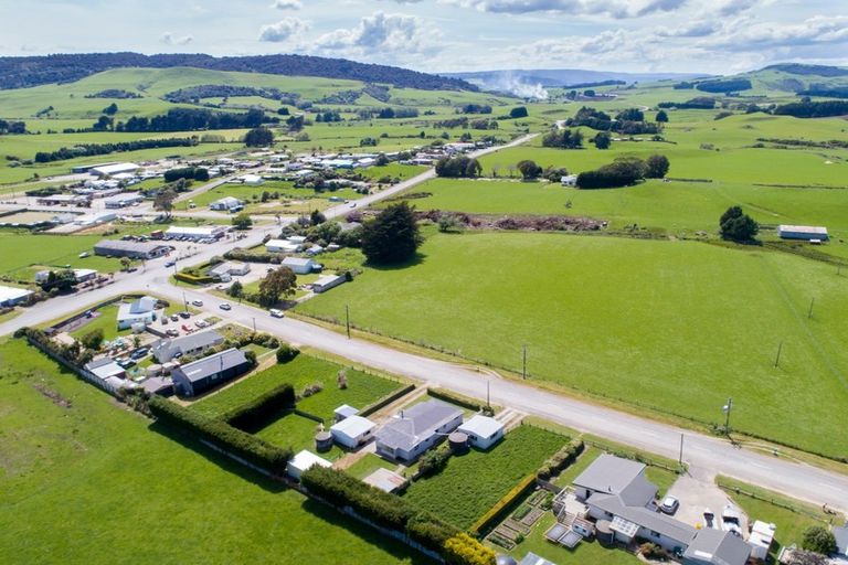 Photo of property in 16 Tokanui Haldane Road, Tokanui, 9884