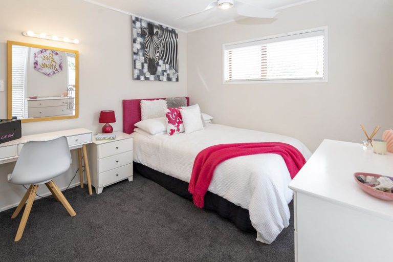 Photo of property in 2/188 Clovelly Road, Bucklands Beach, Auckland, 2012