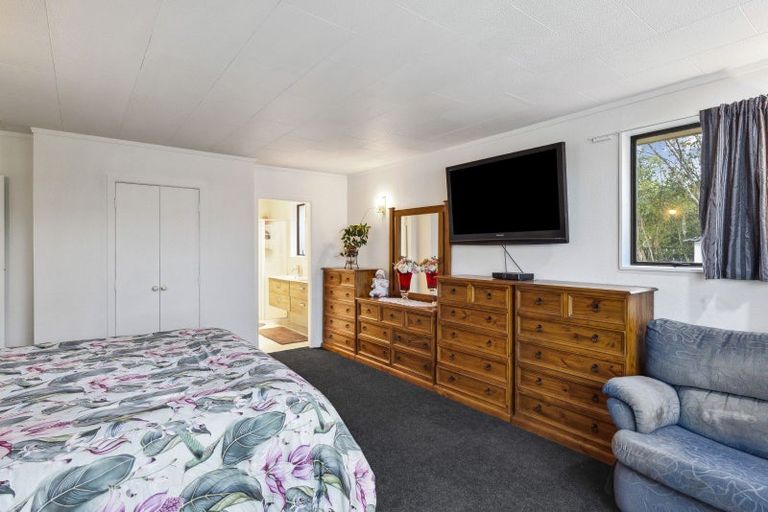 Photo of property in 36 Ruapehu Street, Paraparaumu, 5032