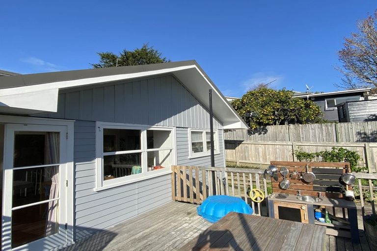Photo of property in 8 Beswick Place, Birkdale, Auckland, 0626
