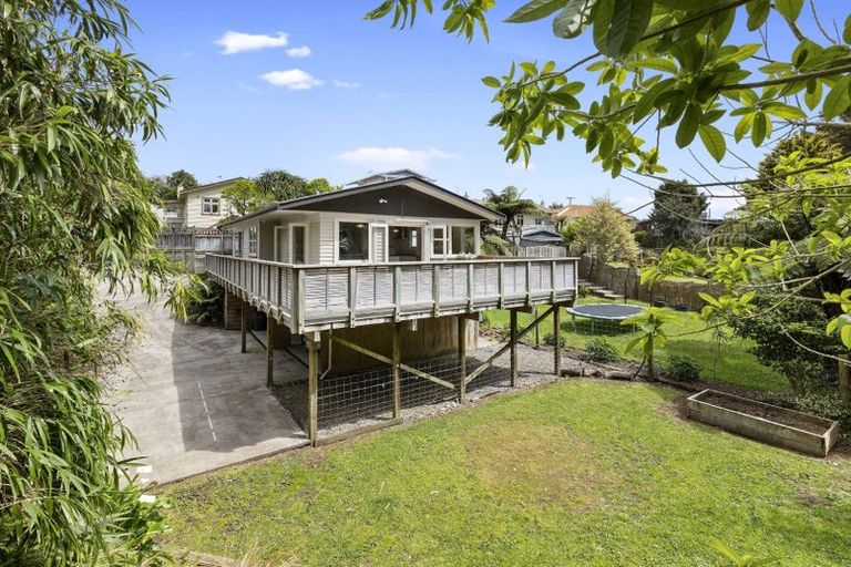 Photo of property in 49a Waiwaka Terrace, Strandon, New Plymouth, 4312