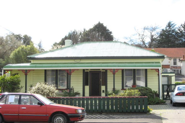 Photo of property in 16 Waverley Street, Waipawa, 4210