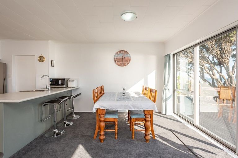 Photo of property in 5 Raebern Lane, Raumati Beach, Paraparaumu, 5032