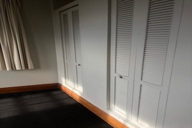 Photo of property in Fire Station Apartments, 54 Northland Road, Northland, Wellington, 6012