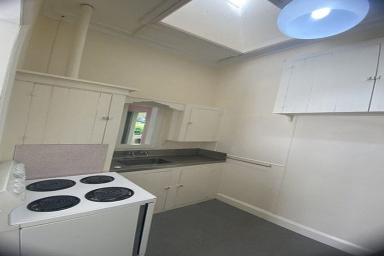 Photo of property in 41 Shakespeare Road, Bluff Hill, Napier, 4110