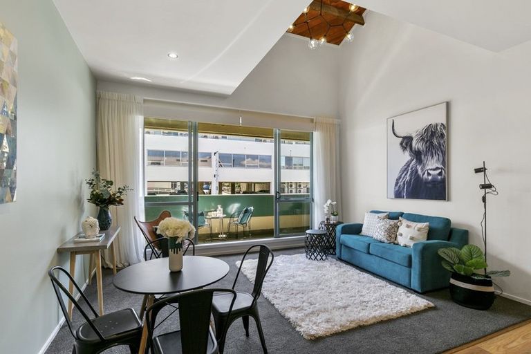 Photo of property in Metro Apartments, 5/220 Thorndon Quay, Pipitea, Wellington, 6011