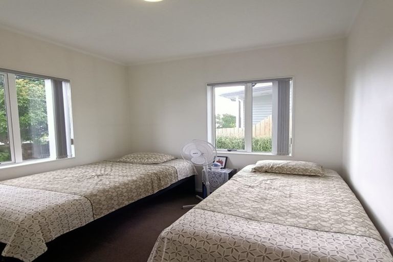 Photo of property in 71 Grove Road, Papakura, 2110