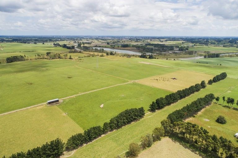 Photo of property in 703 Fitzherbert Road East, Aokautere, Palmerston North, 4471