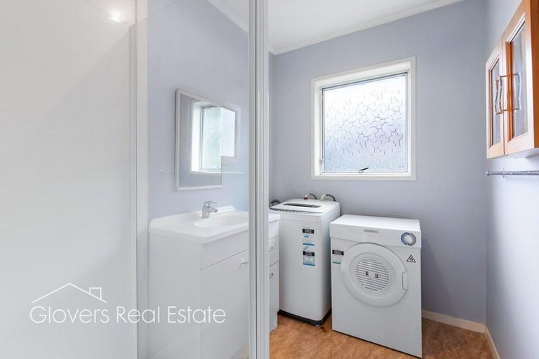 Photo of property in 2/27 Poinsettia Place, Henderson, Auckland, 0610