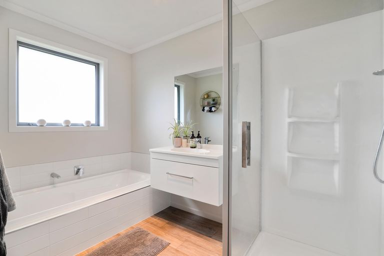 Photo of property in 14 Twain Crescent, Owhata, Rotorua, 3010