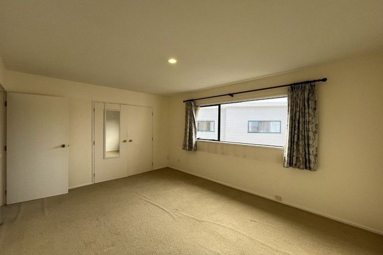 Photo of property in 17/1 Briar Way, New Lynn, Auckland, 0600