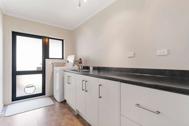 Photo of property in 104 Basley Road, Owhata, Rotorua, 3010