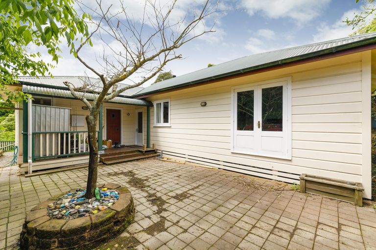 Photo of property in 68 Harts Road, Turitea, Palmerston North, 4472