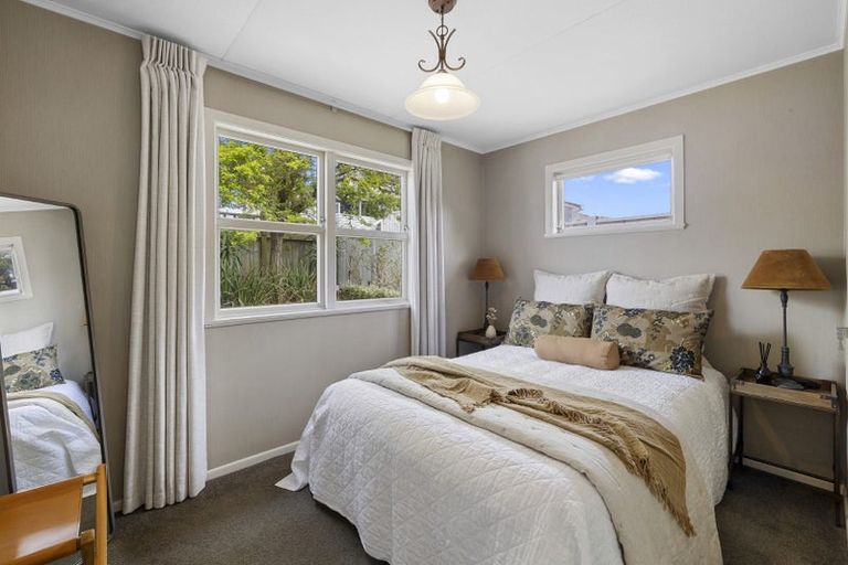 Photo of property in 49a Waiwaka Terrace, Strandon, New Plymouth, 4312