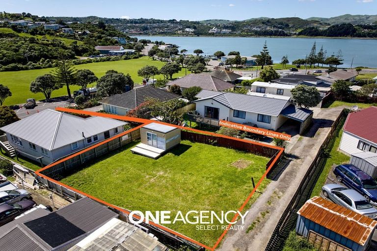 Photo of property in 134a Main Road, Titahi Bay, Porirua, 5022