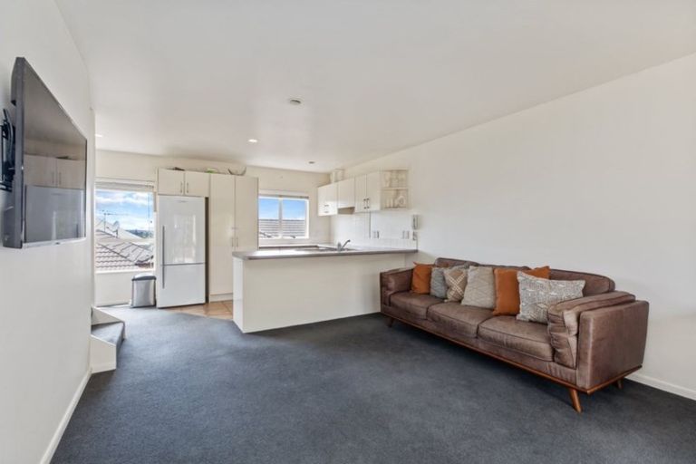 Photo of property in 3/57 Gladstone Road, Northcote, Auckland, 0627