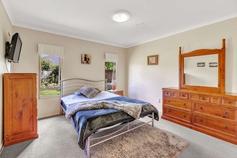 Photo of property in 44 Easton Way, Levin, 5510