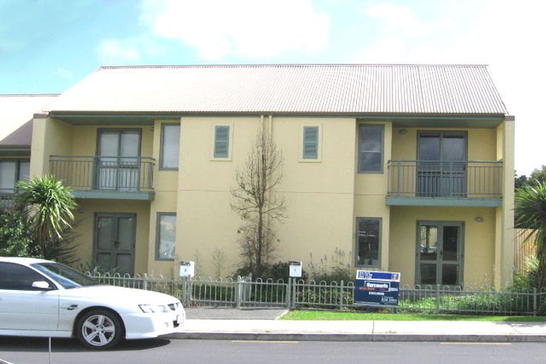 Photo of property in 3 Mt Lebanon Lane, Henderson, Auckland, 0612