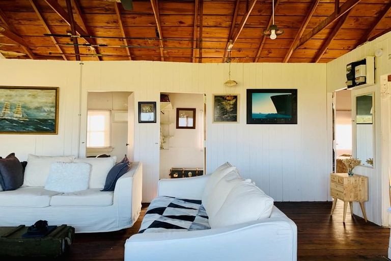 Photo of property in 15 Oceanview Terrace, Tirohanga, Lower Hutt, 5010