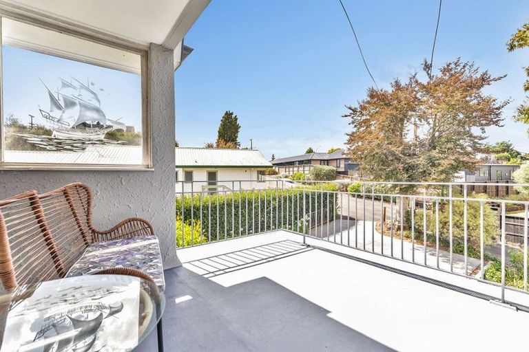 Photo of property in 67 Forest Lake Road, Forest Lake, Hamilton, 3200