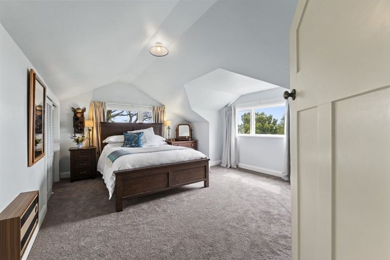 Photo of property in 18 Ridge Lane, New Plymouth, 4310