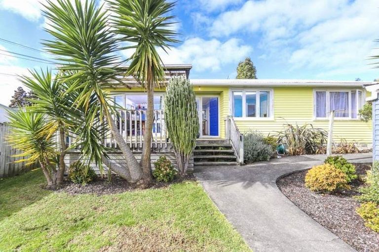 Photo of property in 22b Tomo Street, New Lynn, Auckland, 0600