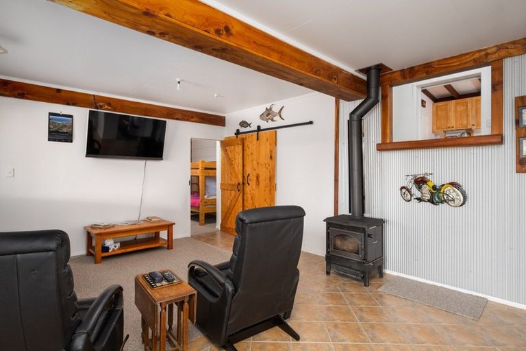 Photo of property in 20 Rangiuia Road, Tolaga Bay, 4077