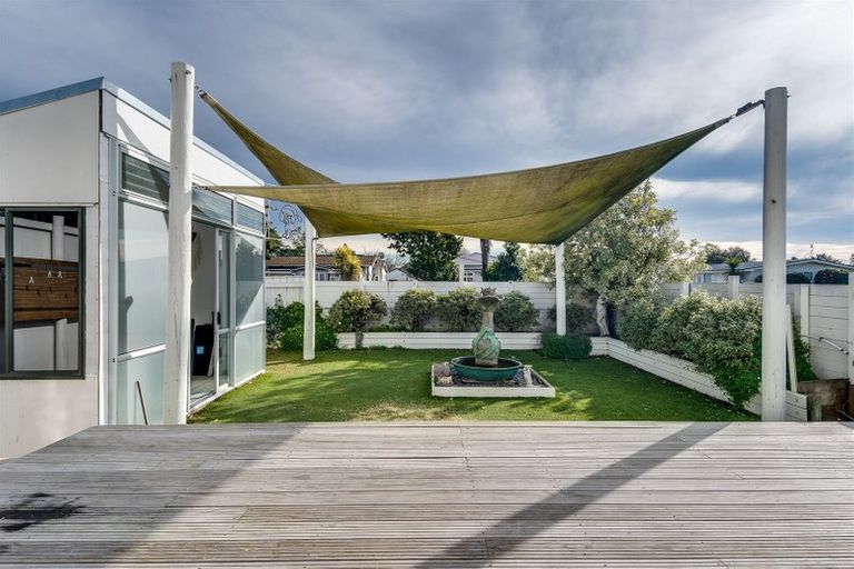 Photo of property in 200 Grove Road, Mayfair, Hastings, 4122