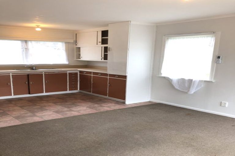 Photo of property in 18 Middlemore Crescent, Papatoetoe, Auckland, 2025