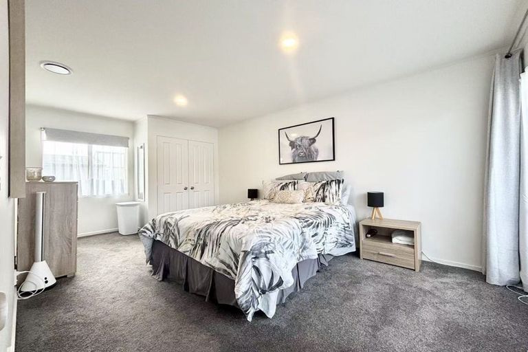 Photo of property in 1 Butia Avenue, Henderson, Auckland, 0612