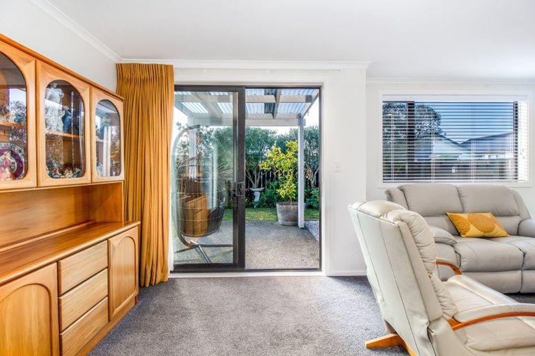 Photo of property in 11 Magdalinos Way, Havelock North, 4130