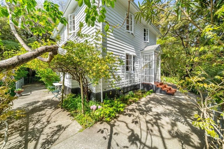 Photo of property in 51 Chatsworth Road, Silverstream, Upper Hutt, 5019