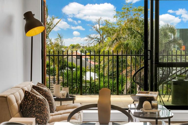 Photo of property in 3/500 Te Atatu Road, Te Atatu Peninsula, Auckland, 0610