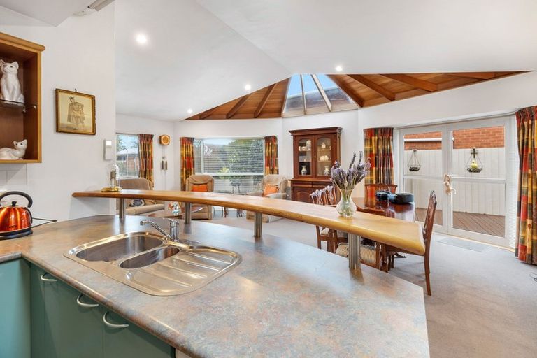 Photo of property in 8 Reading Street, Upper Riccarton, Christchurch, 8041