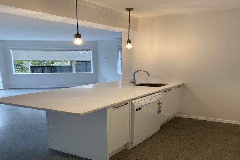 Photo of property in 1/19-23 Matipo Road, Mairangi Bay, Auckland, 0630