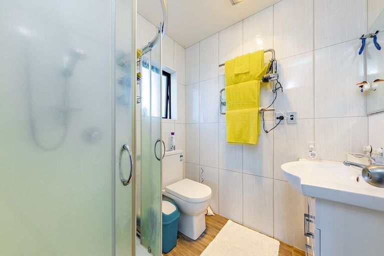 Photo of property in 20a Driver Road, Mangere East, Auckland, 2024