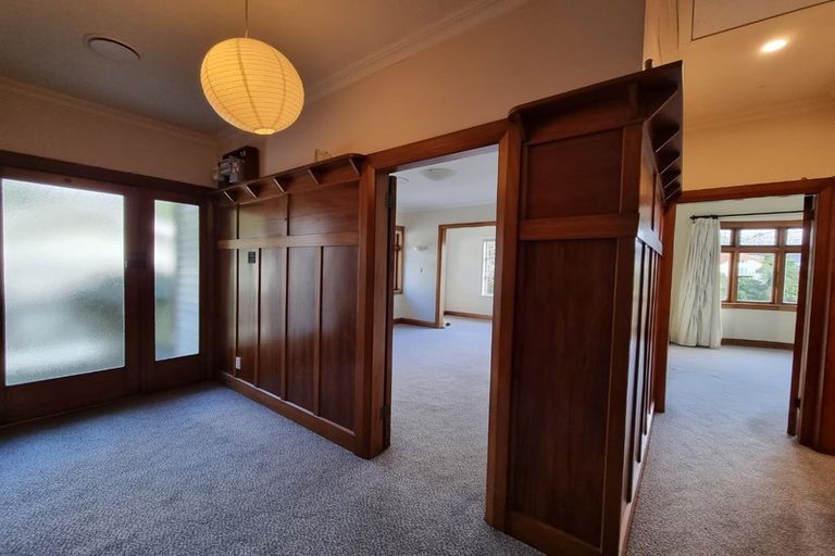 Photo of property in 62 Fairview Crescent, Kelburn, Wellington, 6012
