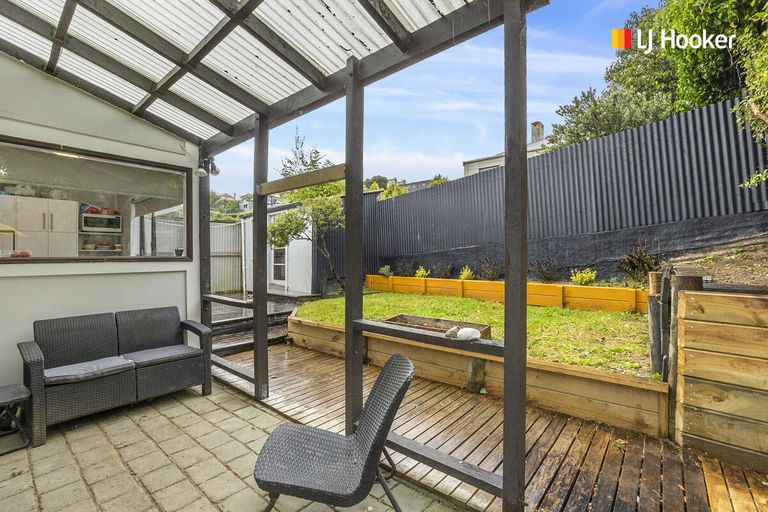 Photo of property in 11 Aitken Place, Mornington, Dunedin, 9011