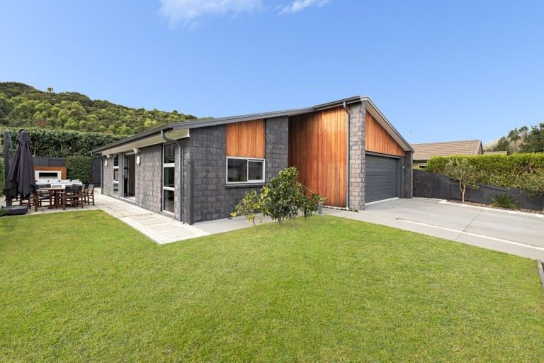 Photo of property in 261 Lakes Boulevard, Pyes Pa, Tauranga, 3112