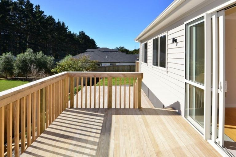 Photo of property in 62 Matua Road, Huapai, Kumeu, 0810