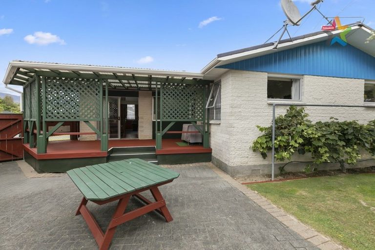 Photo of property in 23 Denver Grove, Totara Park, Upper Hutt, 5018