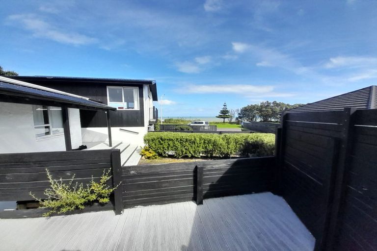 Photo of property in 10 Halse Place, Opunake, 4616