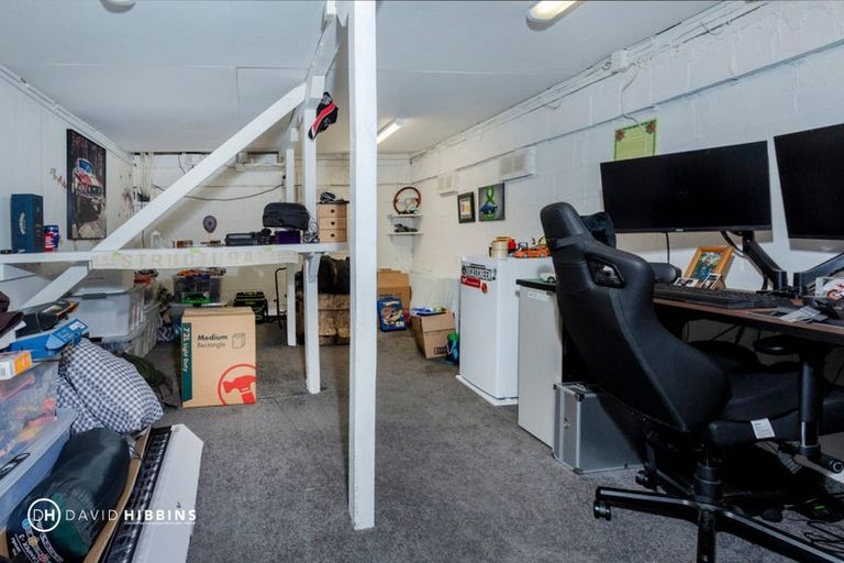 Photo of property in 1/9 Lancelot Place, Glenfield, Auckland, 0629