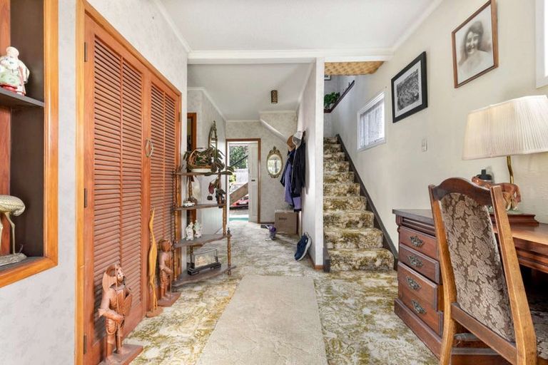 Photo of property in 9 Tiki Street, New Lynn, Auckland, 0600