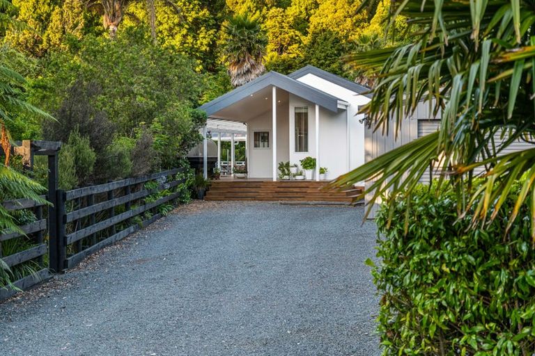 Photo of property in 316 Upper Waiwera Road, Puhoi, Silverdale, 0994