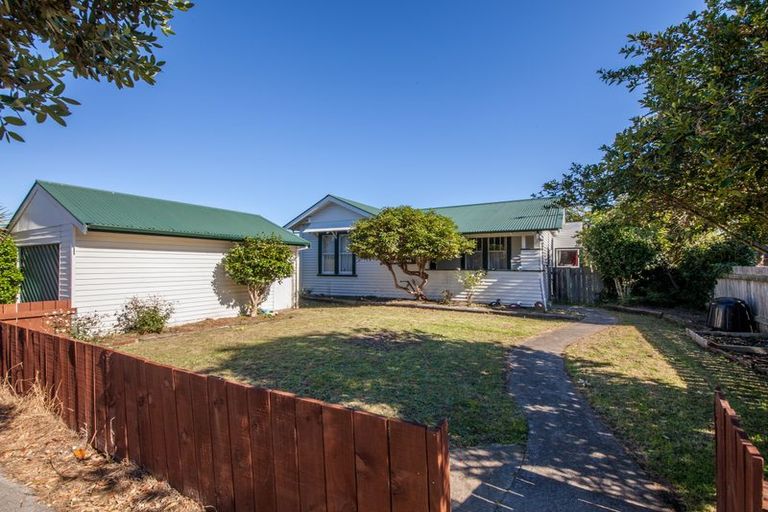 Photo of property in 102 Linton Street, West End, Palmerston North, 4410