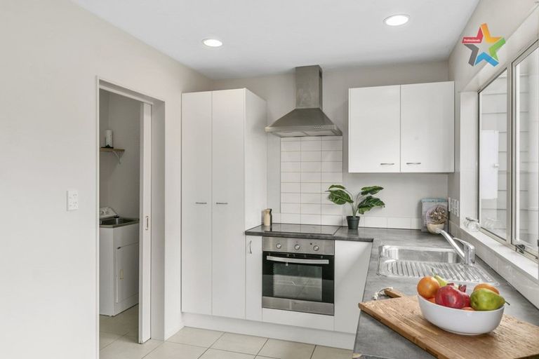 Photo of property in 3/8 Waldie Grove, Avalon, Lower Hutt, 5011